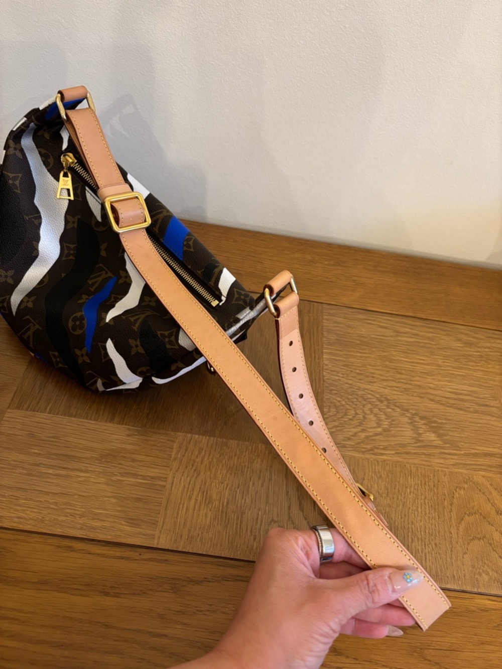 Louis Vuitton LOL League of Legends Monogram Bumbag Limited Edition Blue White - Picture 14 of 16
